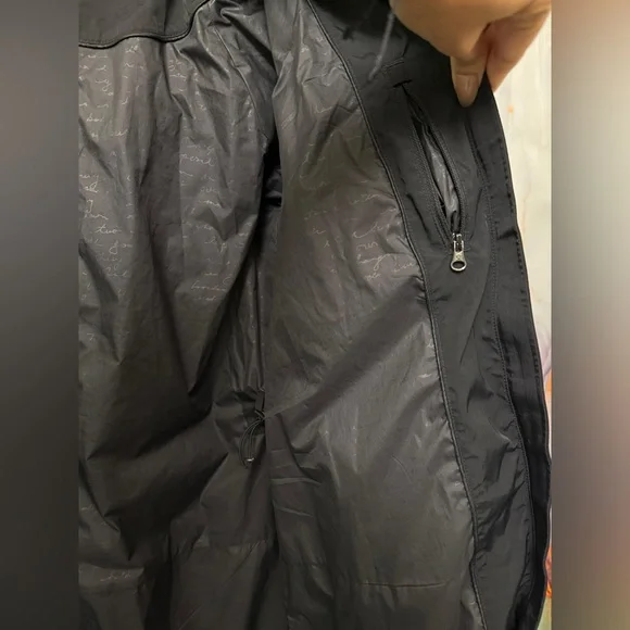 Lululemon Athletica Womens Rain Jacket in Black Sz: 6 - Picture 5 of 9